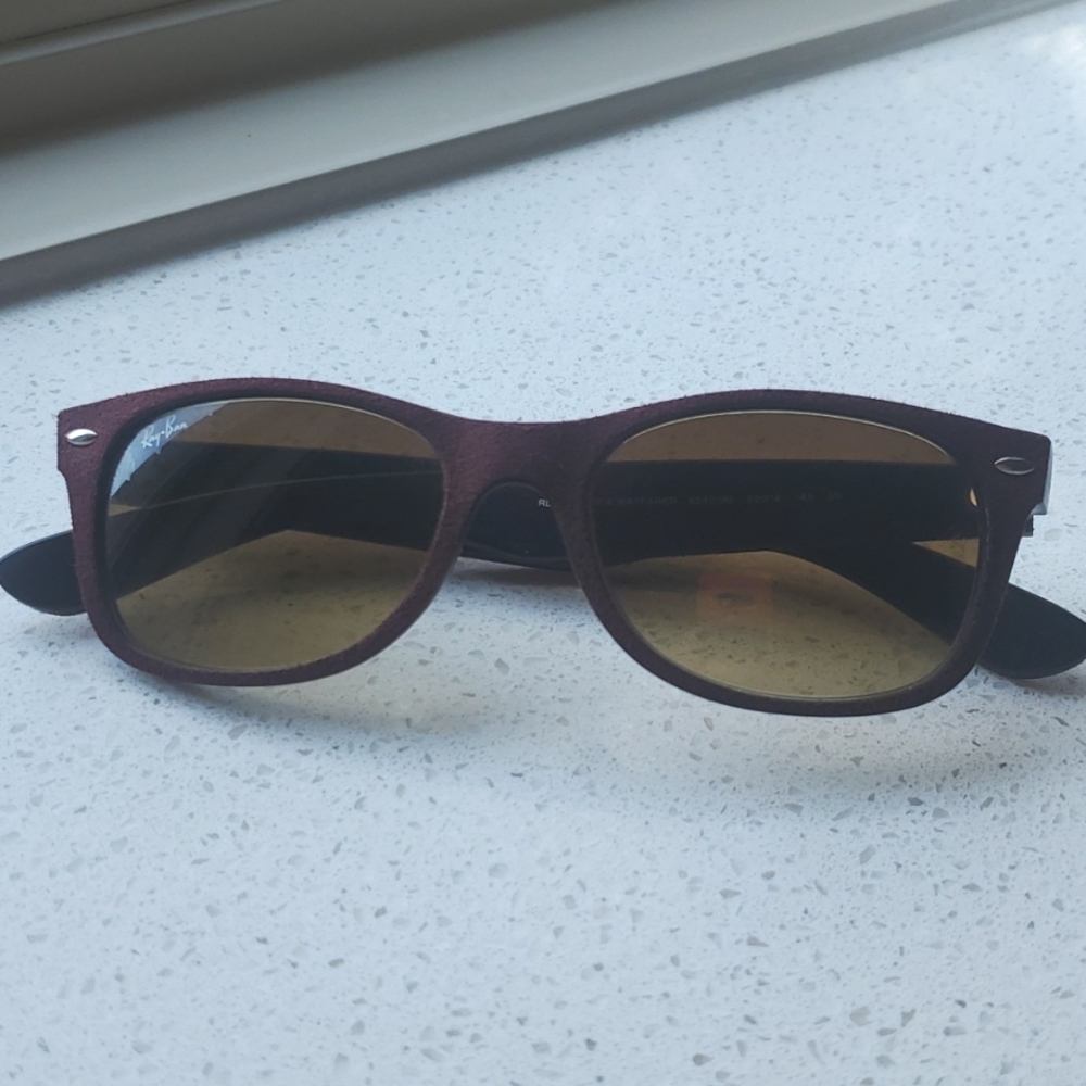 Ray Ban New Wayfarer Black/Bordeaux Unisex Sunnies